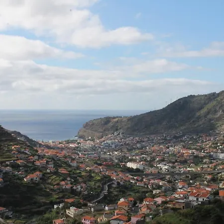 度假居 3 Bedroom House With Sea & Mountain Views -