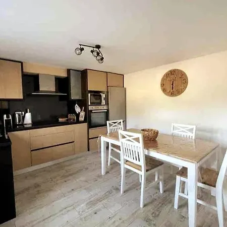 3 Bedroom House With Sea & Mountain Views - *