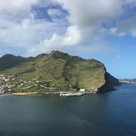 3 Bedroom House With Sea & Mountain Views - Holiday home