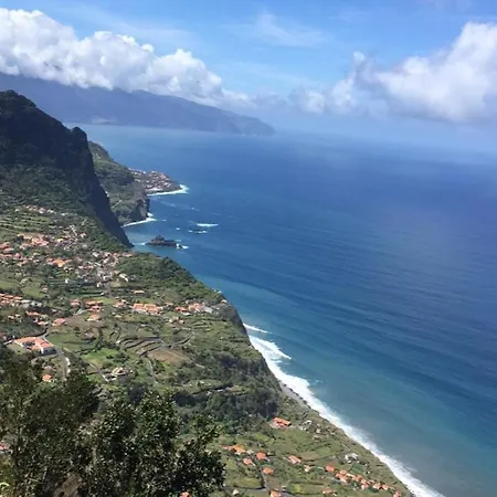 Nyaraló 3 Bedroom House With Sea & Mountain Views - Machico
